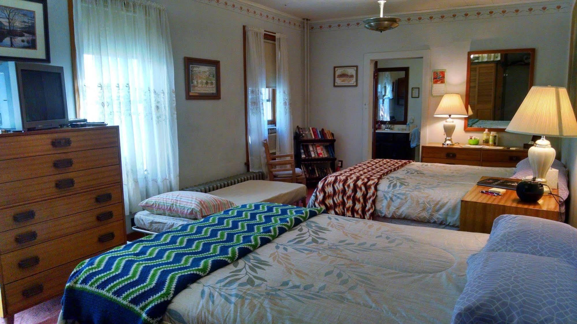 Fish & Loaves Bed And Breakfast Numidia Экстерьер фото