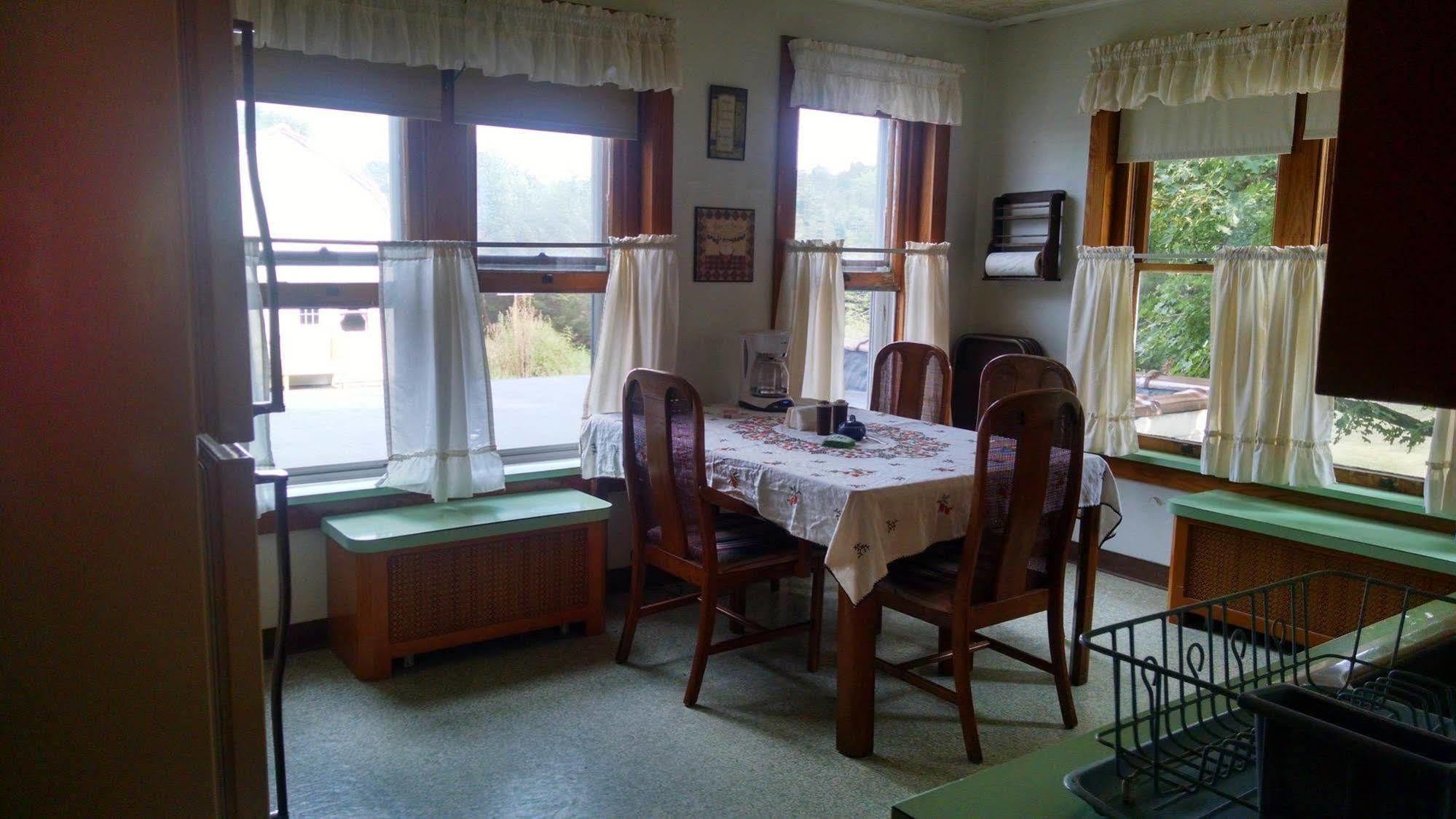 Fish & Loaves Bed And Breakfast Numidia Экстерьер фото